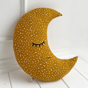 Cojín de media luna con lunares color mostaza para decoración de guardería, idea de regalo para baby shower, almohada de ensueño, cuna infantil, cama para niños, tipi neutro en cuanto al género