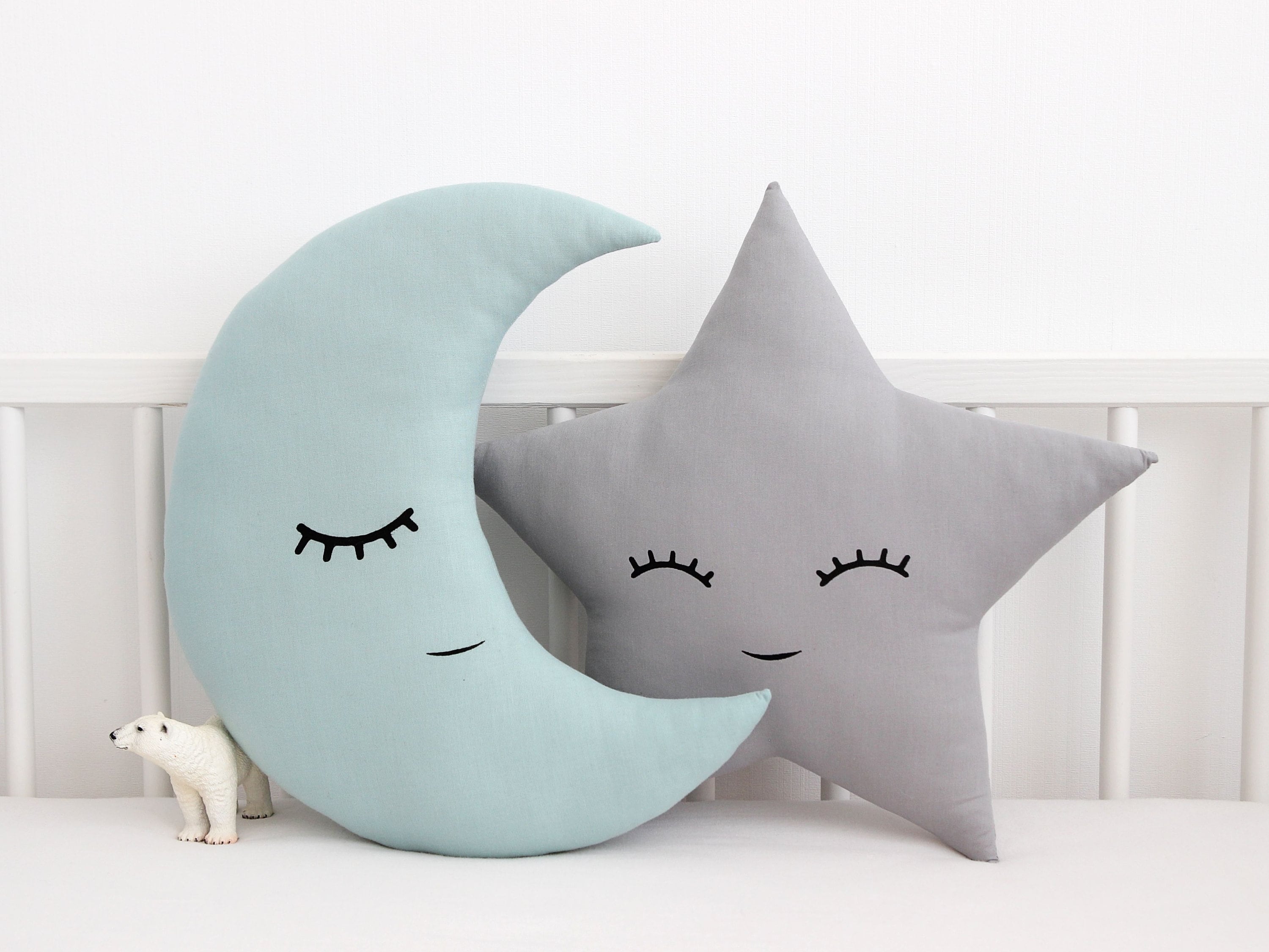 Moon подушки. Детские подушки. Подушка Луна. Подушка звезда. Поделка Pillow for Kids.