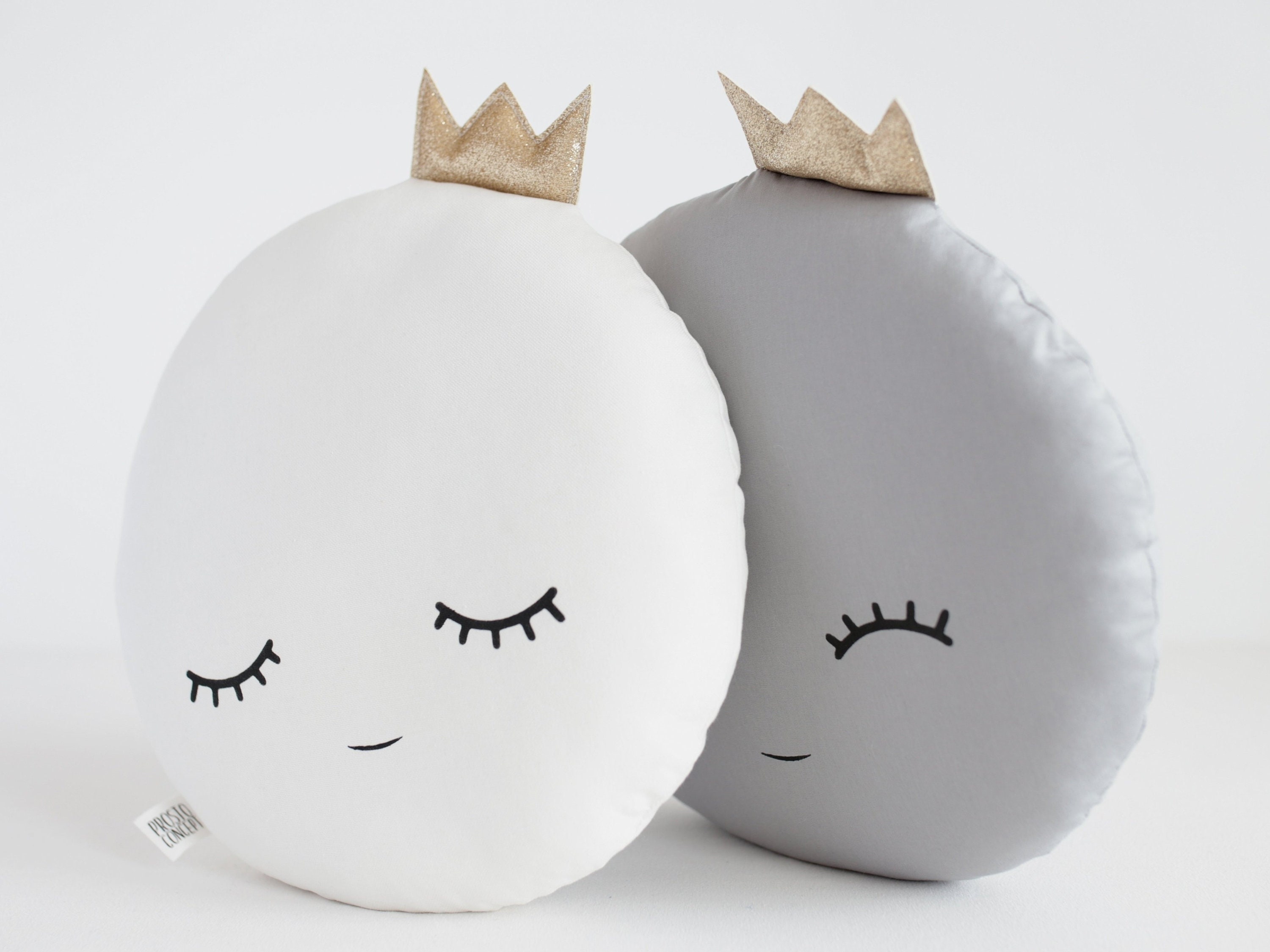 Blanc ou Gris Sleepy Yeux Crown Moon Pillow Coussin Pour Bébé Pépinière Oreiller Enfants Salle Décor