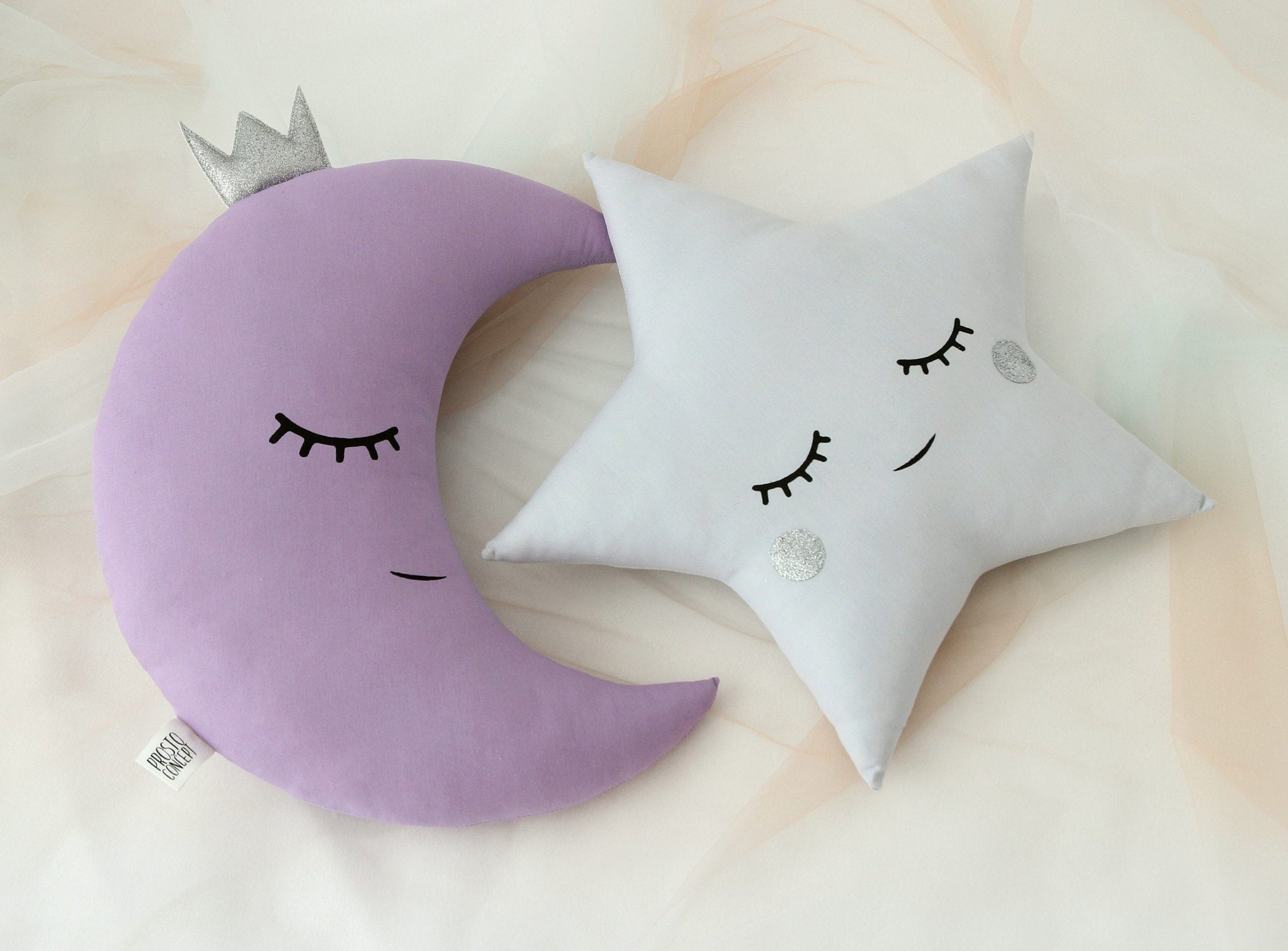 Almohada en forma de luna para bebe new arrivals