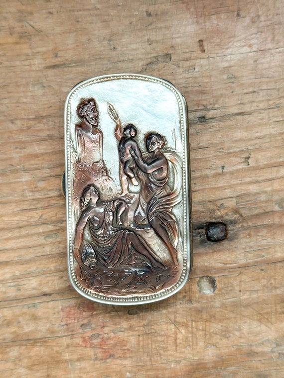 Antique cigarette case with beautiful carved moti… - image 1