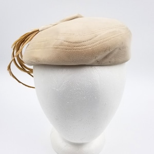 1950s Beige Valerie Modes Beret with Straw Feathers