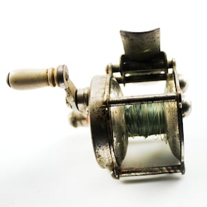 Vintage Baitcasting Fishing Reel #40 — Metal Reel w/ Wooden Handle — Antique Collectible