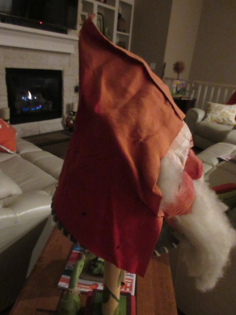 old 1940s or older buying as is Vintage Santa Claus mask GAUZE type.. The beard and eyebrow cotton is very dirty from age.
