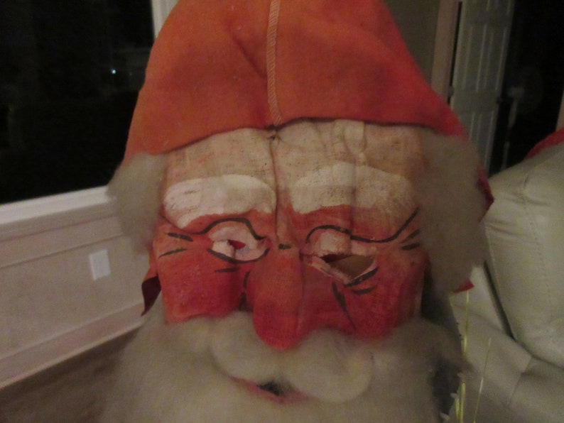 old 1940s or older buying as is Vintage Santa Claus mask GAUZE type.. The beard and eyebrow cotton is very dirty from age.