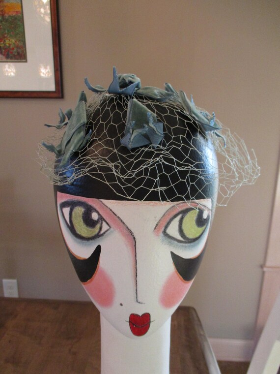 1940s Fascinator hat - with net netting and blue … - image 2