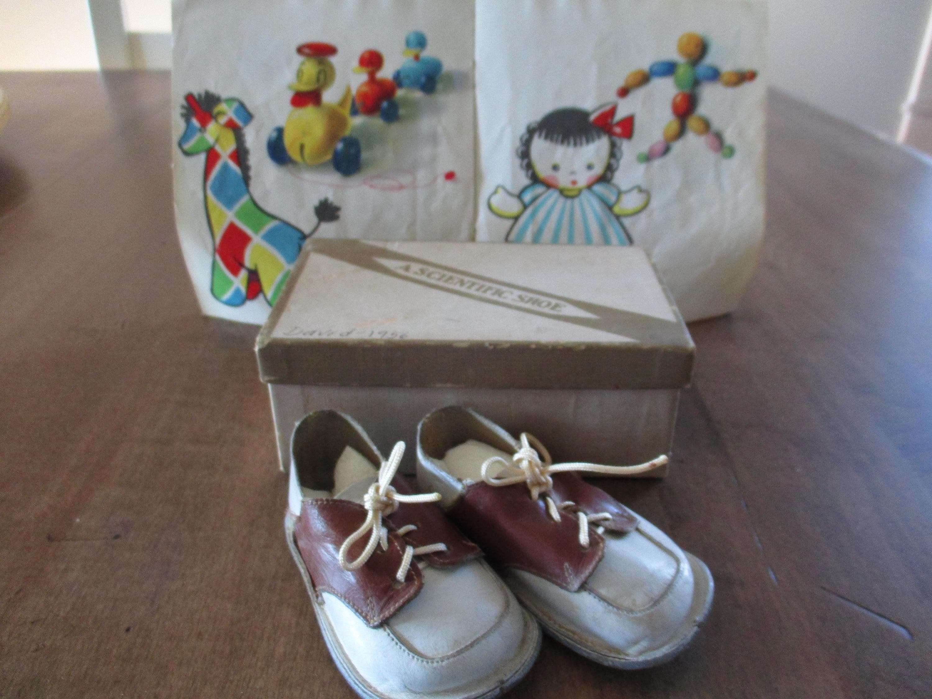 Vintage Baby Shoes White Brown Saddle Shoes Carpenter Shoe Co. leather…