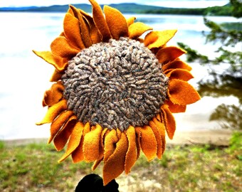 Sunflower, Wool Primitive Hand Hooked