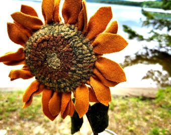 Sunflower, Wool Primitive Hand Hooked