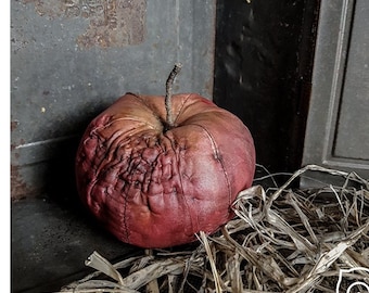 Hand sewn and tinted textile decorative art apple Beauty in rot (3), Aquarelle apple. OOAK