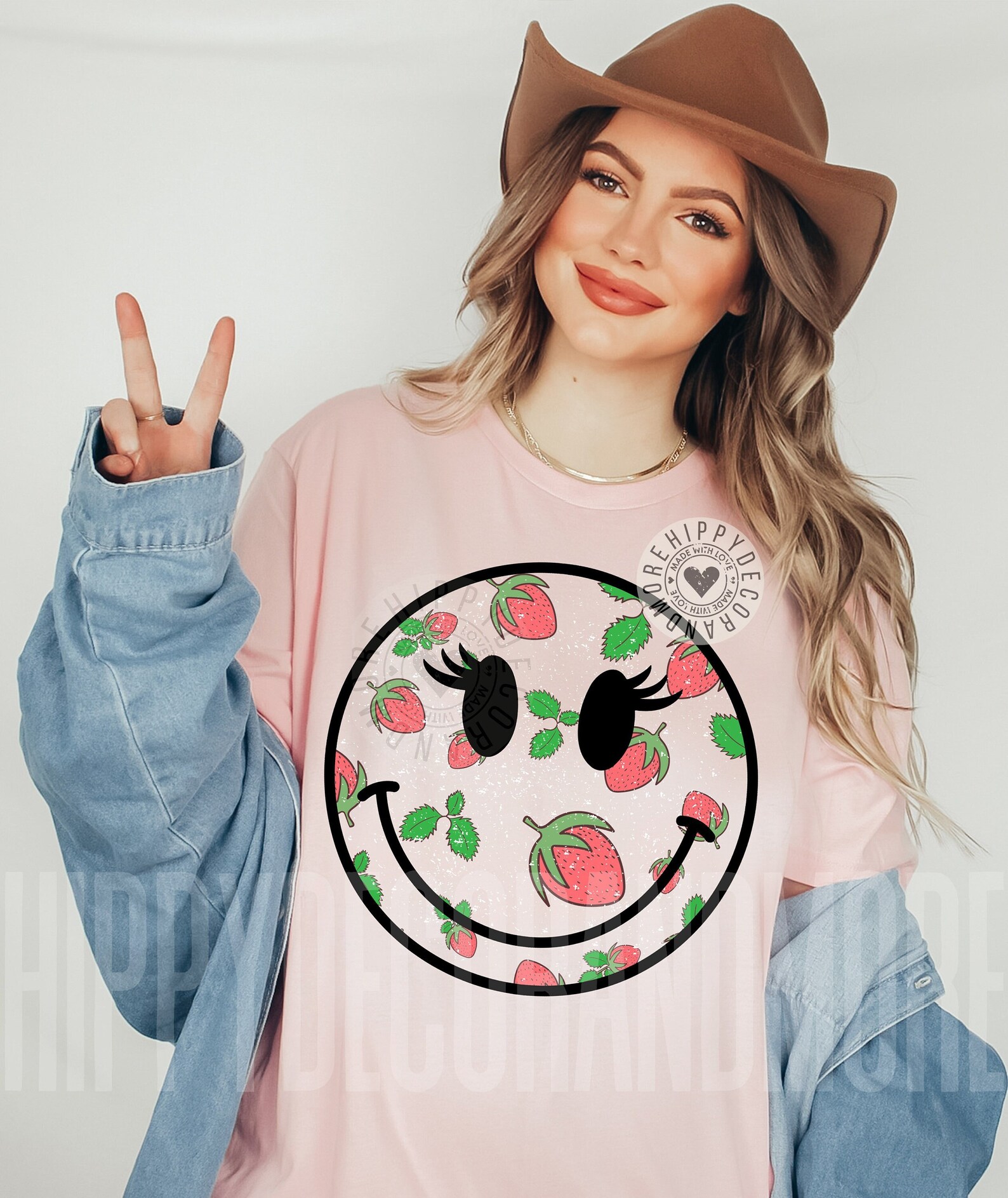 Strawberry PNG Smiley Face PNG Strawberry Png Trendy Smiley Face Shirt ...