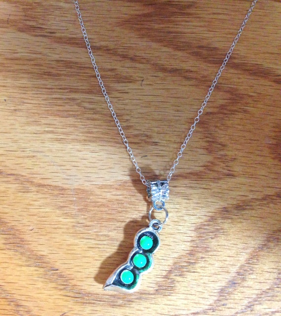 peapod mothers necklace