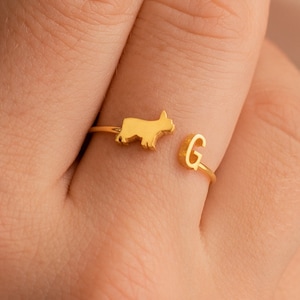 Anel com inicial de animal de estimação Duo da Caitlyn Minimalist • Anel com pingente de letra de animal personalizado • Anel ajustável delicado • Presente personalizado para mãe de cachorro • RM74F39