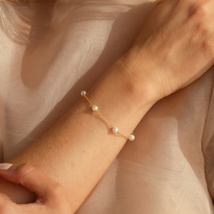 Pearl Station Bracelet by Caitlyn Minimalist • Dainty Pearl Bracelet • Beaded Charm Bracelet • Simple Gold Jewelry • Gift for Her • BR054