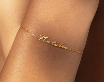 Pulsera personalizada con nombre diminuto de Caitlyn Minimalista • Pulsera delicada en capas • Joyería personalizada con nombre • Regalo perfecto para mamá • BM54F78