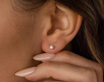 Zarte Perlenohrstecker von Caitlyn Minimalist • Perlenschmuck für jeden Tag • Minimalistische Stapelohrringe • Geschenkidee für Brautjungfern • ER316