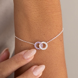 Custom Eternity Birthstone Bracelet by Caitlyn Minimalist • Interlocking Charm Bracelet • Gemstone Jewelry • Birthday Gift for Her • BM66