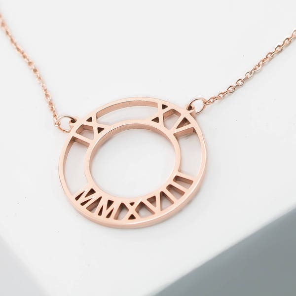 Romeinse cijfers ketting • Gepersonaliseerde moeder sieraden • Monogram ketting • Huwelijkscadeau • Aangepaste datum ketting • Verjaardagscadeau • NM26