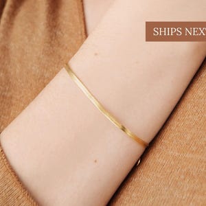 Fischgrät-Armband aus Sterlingsilber und Gold • Zart, perfekt für jeden Tag • Ideales Geschenk für Sie • Geburtstagsgeschenk • BR003
