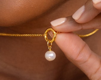 Charm perle classique par Caitlyn Minimalist • Charm pour colliers, bracelets et boucles d'oreilles • Parfait pour un ensemble de bijoux de mariée • Cadeau de mariée • XR018