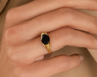 Onyx Signet Ring by Caitlyn Minimalist • Black Onyx Ring • Statement Gemstone Ring • Vintage Inspired Jewelry • Perfect Gift for Her • RR095