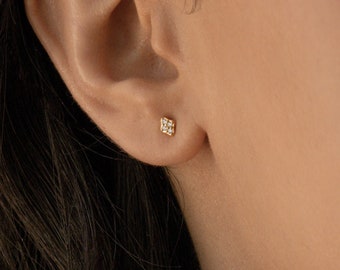 Geometrische Diamant Ohrstecker von Caitlyn Minimalist • Alltags Kristall Ohrringe • Minimalistischer Schmuck • Brautjungfer Geschenk • ER123