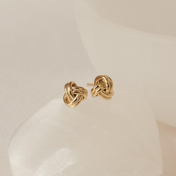 Liebesknoten-Ohrringe • Zarte Ohrstecker • Minimalistische Knoten-Ohrringe in Gold und Sterlingsilber • Geschenk für Sie • Geschenk für Brautjungfern • ER153