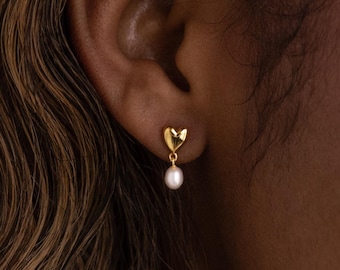 ピアス [LOVE ME MONSTER] Mini Circle & Pearl Drop Earrings LOVE ME MONSTER Silver Earrings for Women | Modalova