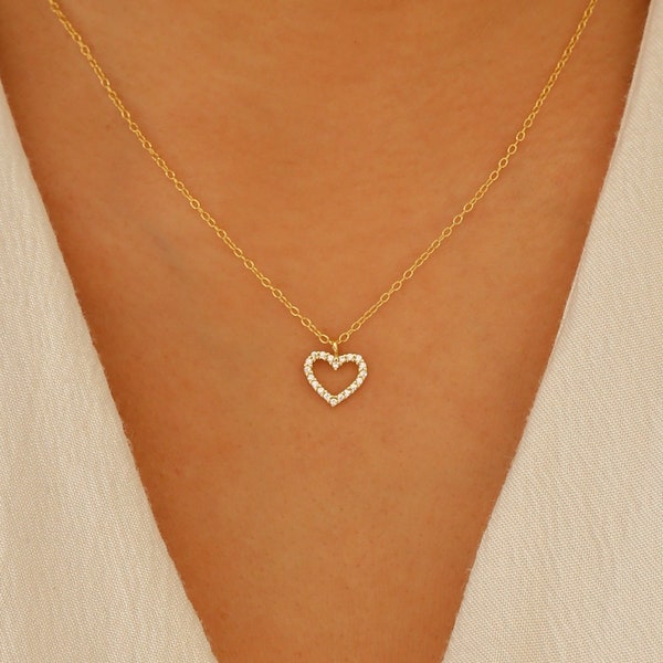 Collier coeur en diamants éternellement pavé par Caitlyn minimaliste • Collier d'amour en cristal pour petite amie • Cadeau parfait pour femme • NR075