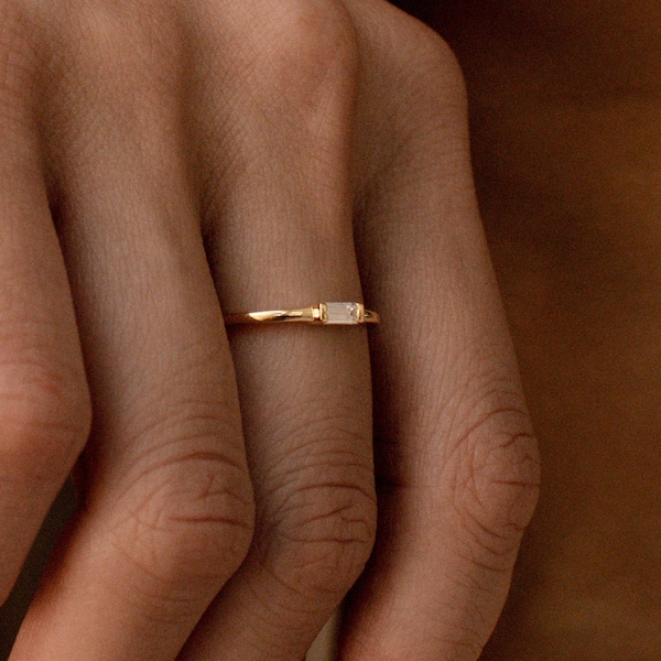 Anillo de diamantes baguette delicado • Alianza de bodas de oro • Anillo de eternidad minimalista • Anillos apilables perfectos • Regalos de aniversario para mujeres • RR038