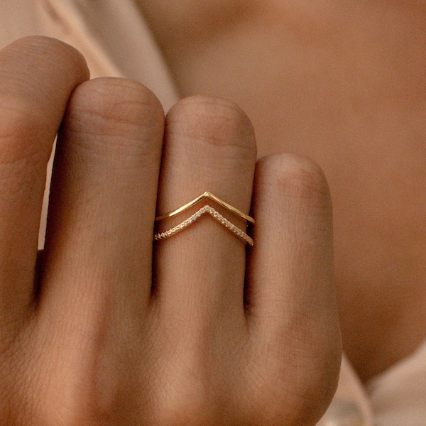 Curve Ring Set by CaitlynMinimalist • Set of 2: Diamond Chevron Ring, Thin Gold Minimalist Ring for Stacking • Gift for Her • RR037