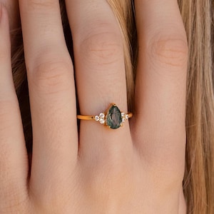Vintage Agate Teardrop Ring by Caitlyn Minimalist • Dainty Moss Agate & Diamond Cocktail Ring • Art Deco Jewelry • Gift for Mom • RR151