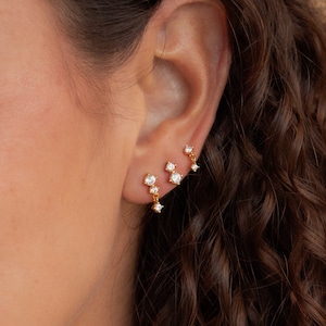 Lot de 3 pendants d'oreilles diamants par Caitlyn Minimalist Ensemble de boucles d'oreilles superposables dépareillées Clous d'oreilles Cadeau de demoiselle d'honneur pour elle ER372 image 4