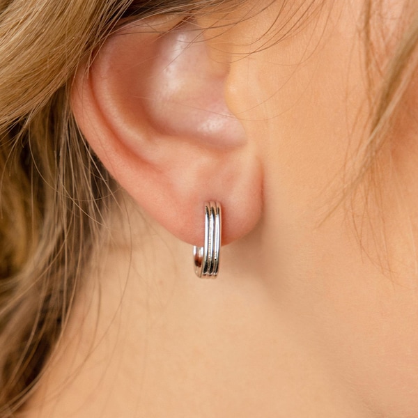 Ribbed Rectangle Hoops by Caitlyn Minimalist • Link Huggie Earrings • Geometric Rectangle Earrings • Silver Jewelry • Birthday Gift • ER293