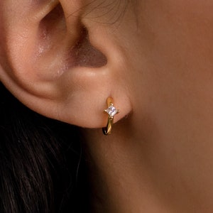 Diamant Huggie Creolen • Kleine Gold Creolen • Zierliche Diamant Ohrringe • Minimalistische Ohrringe • Perfekte Ergänzung zu Ihrem Ohrring Set • ER094