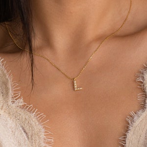 Collar con letras de perlas de Caitlyn Minimalist • Collar con dije personalizado • Delicado collar con inicial • Regalo para novia • NR113