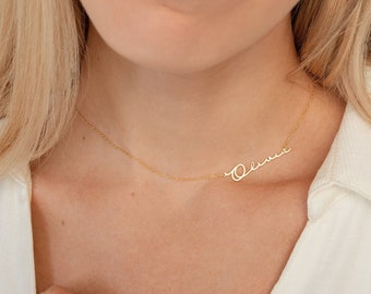 Collar con nombre descentrado de Caitlyn Minimalista • Collar de gargantilla con nombre lateral • Joyería minimalista delicada • Regalo personalizado • NM12F66