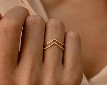 Curve Ring Set by CaitlynMinimalist • Set of 2: Diamond Chevron Ring, Thin Gold Minimalist Ring for Stacking • Gift for Her • RR037