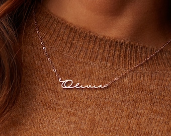 Perfect Gift for Her • Minimalist Name Necklace by CaitlynMinimalist in Sterling Silver, Gold and Rose Gold • NH02F66