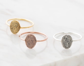 Oval Fingerprint Ring • Actual Fingerprint Jewelry in Sterling Silver, Gold & Rose Gold by CaitlynMinimalist • Memorial Gifts  • RM52a