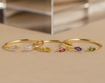 Bague avec pierres de naissance marquise par Caitlyn minimaliste • Bague avec pierres précieuses délicates • Bijoux personnalisés • Cadeau pour meilleure amie • Cadeau parfait pour maman • RM92