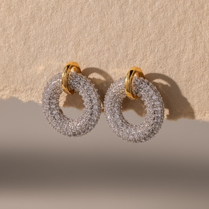 Gemischte Metall Pave Kreis Ohrstecker von Caitlyn Minimalist • Gold Ohrstecker mit Baumelnden Diamant Creolen • Einzigartiges Weihnachtsgeschenk für Sie • ER731