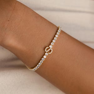 Pulsera de tenis con inicial pavé de CaitlynMinimalist • Pulsera de cadena con letras y diamantes personalizada • Joyería vintage • Regalo de aniversario para ella • BM69
