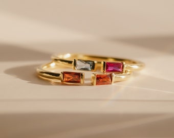 Duo Baguette Birthstone Ring van Caitlyn Minimalist • Beste vriend cadeau • Verjaardagscadeau • Verstelbare gepersonaliseerde edelsteenring • RM87