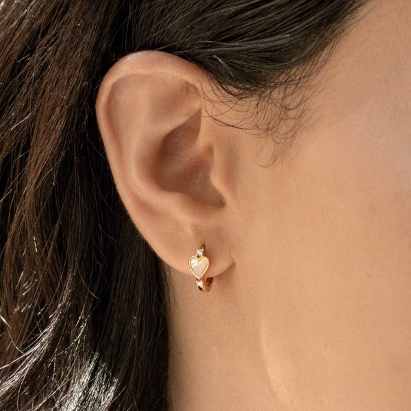 Pearl Heart Huggie Hoops by CaitlynMinimalist • Mother of Pearl Earrings • Dainty Heart Earrings, Minimalist Earrings • Gift for Her • ER121