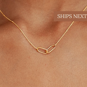 Linked Pendant Necklace by Caitlyn Minimalist • Infinity Charm Necklace • Heart Necklace • Family Necklace • Anniversary Gift • NR018