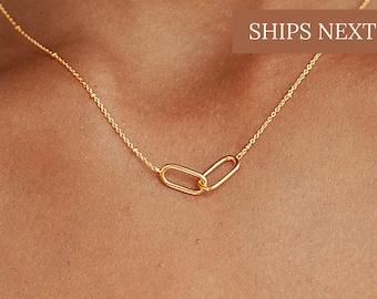 Linked Pendant Necklace by Caitlyn Minimalist • Infinity Charm Necklace • Heart Necklace • Family Necklace • Anniversary Gift • NR018