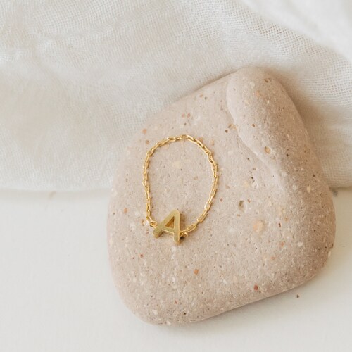 Caitlyn Minimalist Letter Chain Ring - Etsy