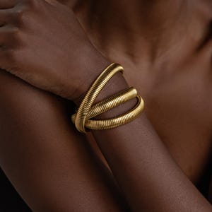 Ribbed Infinity Bangle Bracelet by CaitlynMinimalist • Triple Interlocking Bracelet Stack in Gold • Statement Jewelry • Gift for Her • BR094
