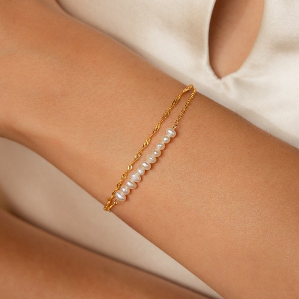 Zierliches Duo-Perlenarmband von CaitlynMinimalist • Perlenarmband in gedrehter Kette • Zierlich für den Alltag, Geschenk für Sie • BR055